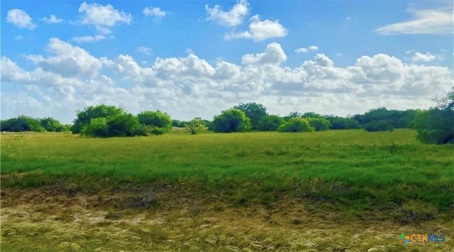 61 Falcon Way, Palacios, TX 77465