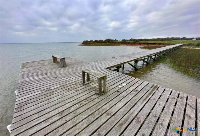 61 Falcon Way, Palacios, TX 77465