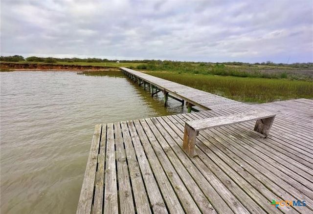 61 Falcon Way, Palacios, TX 77465