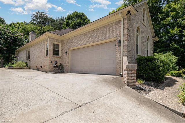 2512 Burch Point, High Point, NC 27265