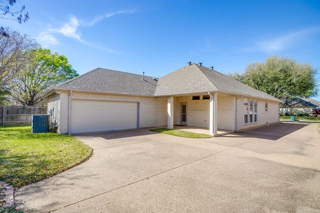 6155 White Tail Trail, Fort Worth, TX 76132