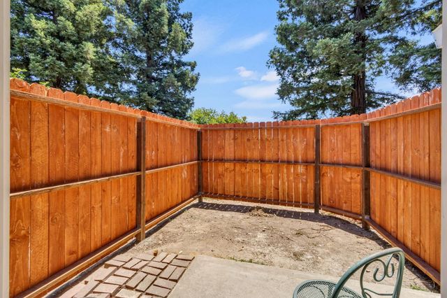3570 Caballero Ln, Antelope, CA 95843