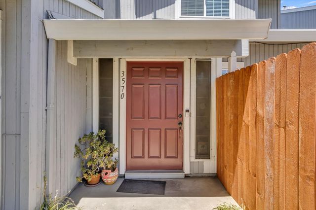 3570 Caballero Ln, Antelope, CA 95843