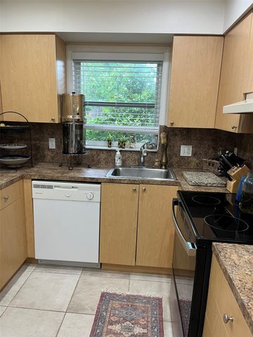 246 Dixie Blvd, Delray Beach, FL 33444