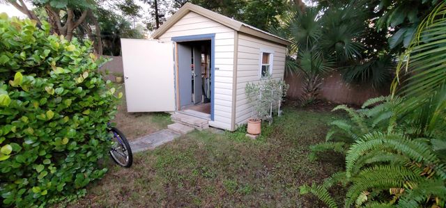 246 Dixie Blvd, Delray Beach, FL 33444