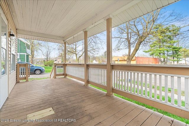 910 S Holmes Street, Lansing, MI 48912