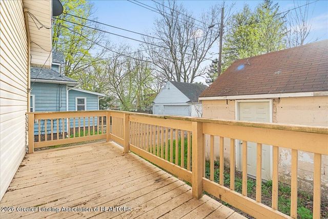 910 S Holmes Street, Lansing, MI 48912