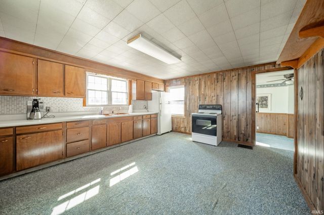 9100 S County Road 300, Muncie, IN 47302