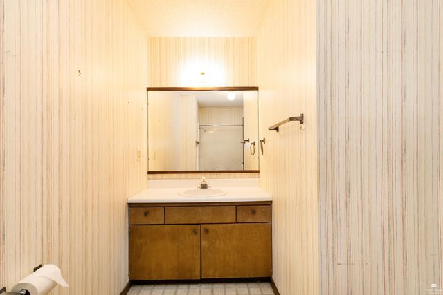 2215 Terry Way, Manhattan, KS 66502