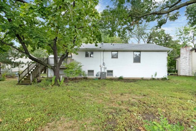 2215 Terry Way, Manhattan, KS 66502