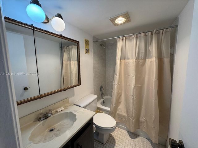 1100 Saint Charles Pl 203, Pembroke Pines, FL 33026