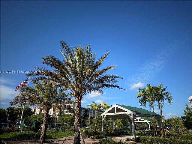 1100 Saint Charles Pl 203, Pembroke Pines, FL 33026