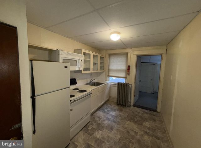 205 MARSHALL AVE, Darby, PA 19023