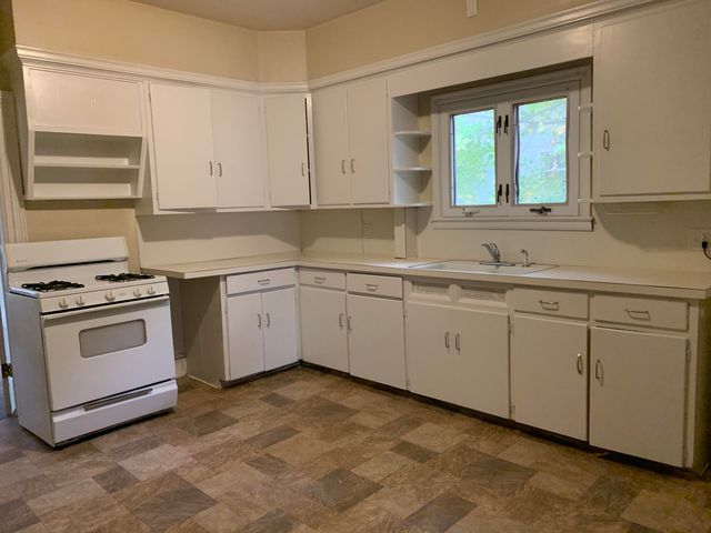 417 Oak Street, Kalamazoo City, MI 49007