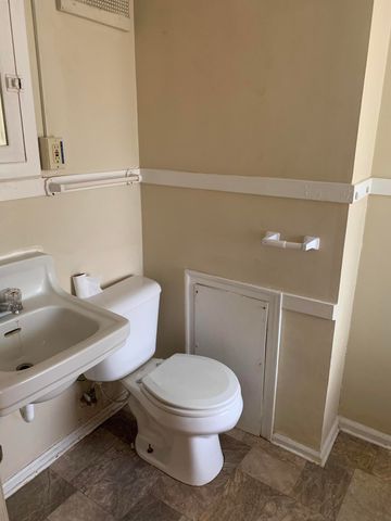 417 Oak Street, Kalamazoo City, MI 49007