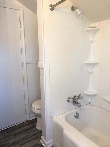 417 Oak Street, Kalamazoo City, MI 49007