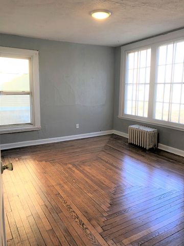 417 Oak Street, Kalamazoo City, MI 49007