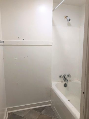 417 Oak Street, Kalamazoo City, MI 49007