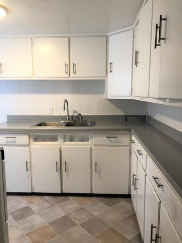 417 Oak Street, Kalamazoo City, MI 49007