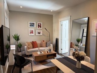 60 Queensberry Street 19, Boston, MA 02215