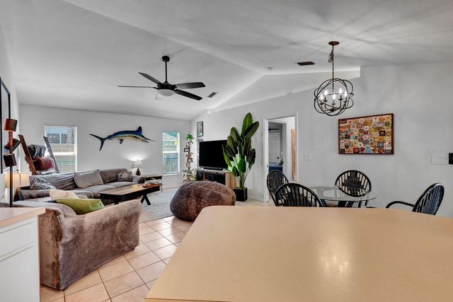 810 MCARTHUR AVENUE, Sarasota, FL 34243