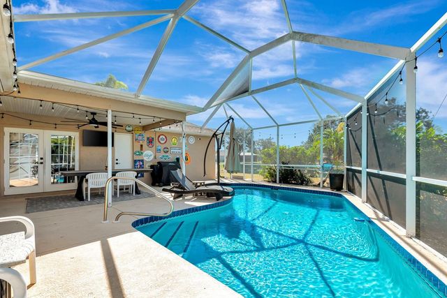 810 MCARTHUR AVENUE, Sarasota, FL 34243