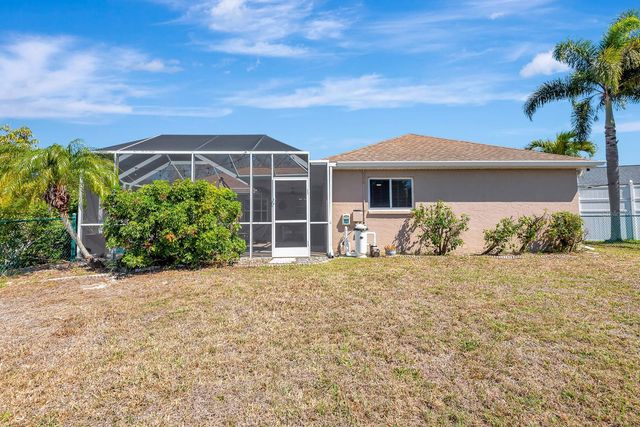 810 MCARTHUR AVENUE, Sarasota, FL 34243