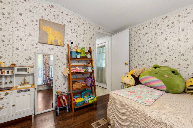 23 Family Circle, Hartland, VT 05048