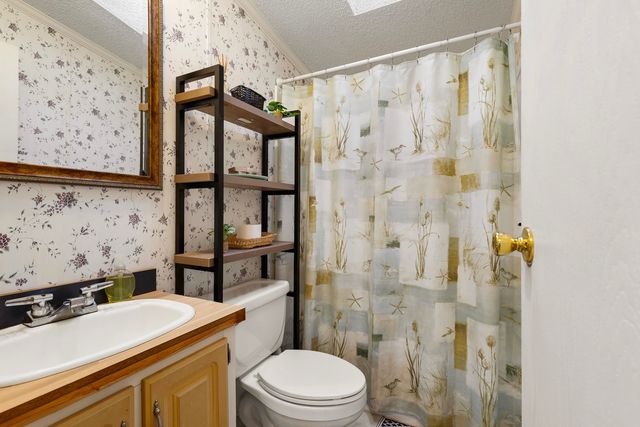 23 Family Circle, Hartland, VT 05048