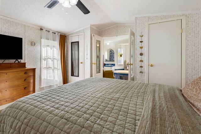 23 Family Circle, Hartland, VT 05048