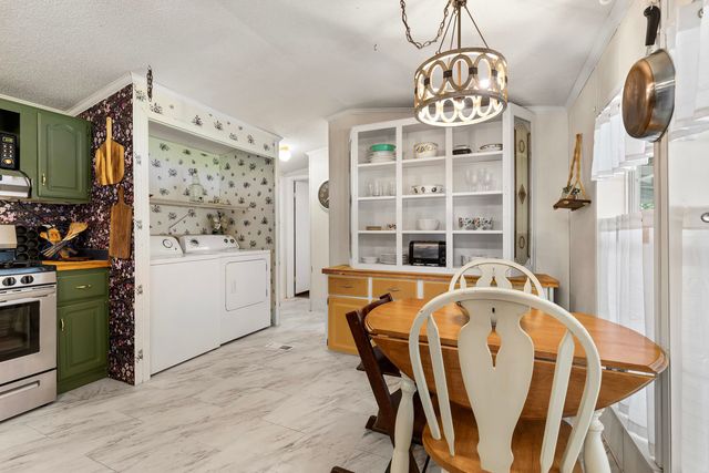 23 Family Circle, Hartland, VT 05048