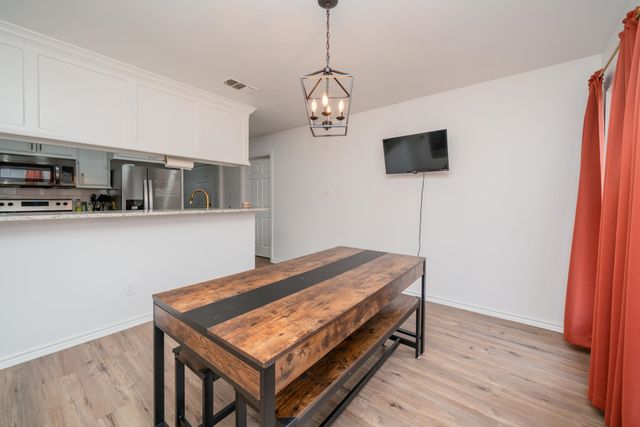123 S Palmer Ave, Tyler, TX 75702