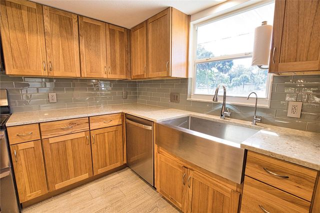 651 PERCHERON CIRCLE, Nokomis, FL 34275