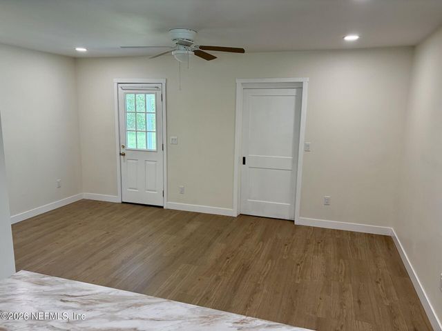 223 N COLLEN Road, Jacksonville, FL 32218
