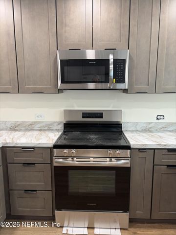 223 N COLLEN Road, Jacksonville, FL 32218