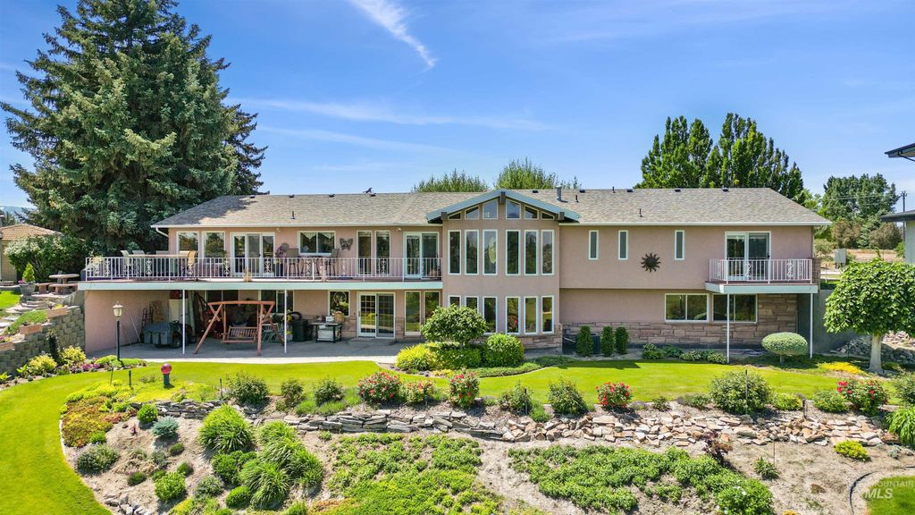 15 Van Engelen Rd, Burley, ID 83318