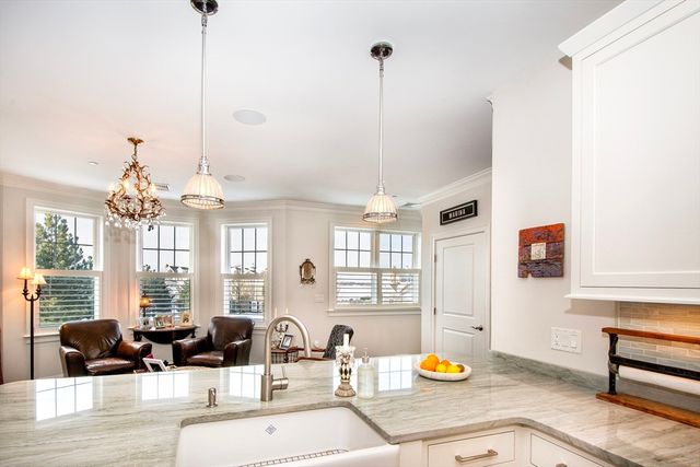 151 Stayner Dr 151, Hingham, MA 02043