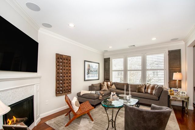 151 Stayner Dr 151, Hingham, MA 02043