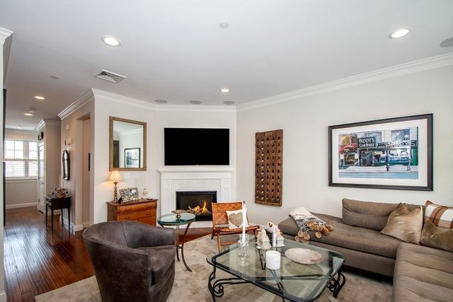 151 Stayner Dr 151, Hingham, MA 02043