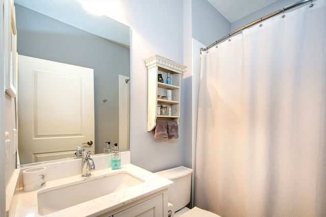 151 Stayner Dr 151, Hingham, MA 02043