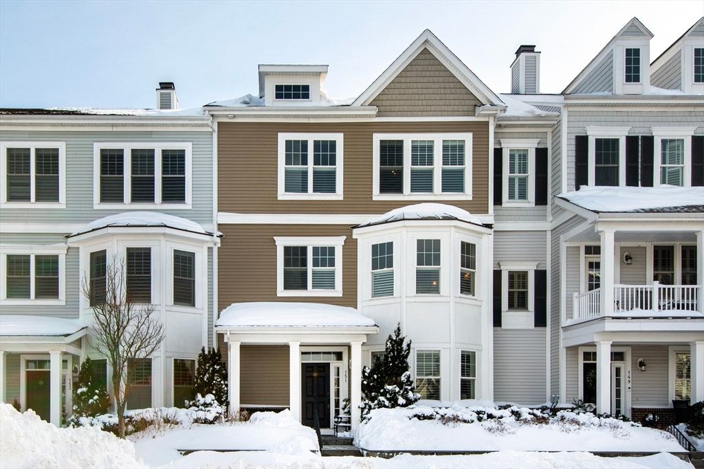 151 Stayner Dr 151, Hingham, MA 02043