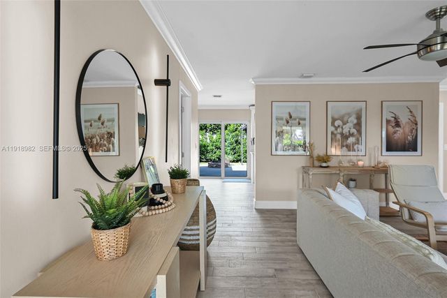 4851 NE 13th Ave, Oakland Park, FL 33334