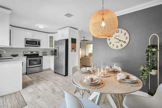 4851 NE 13th Ave, Oakland Park, FL 33334