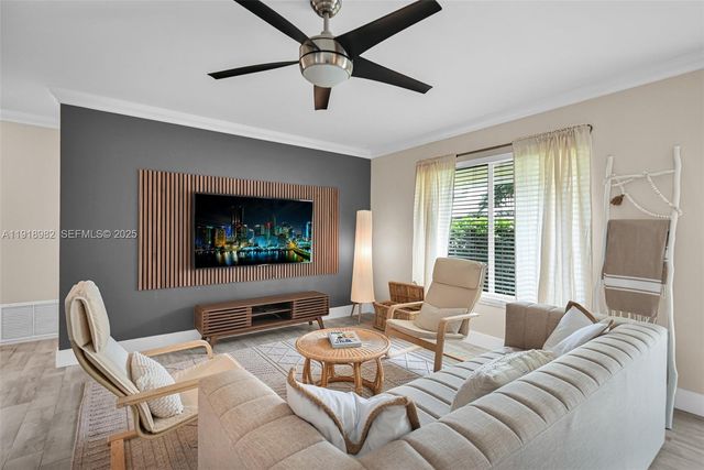 4851 NE 13th Ave, Oakland Park, FL 33334