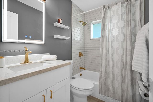 4851 NE 13th Ave, Oakland Park, FL 33334