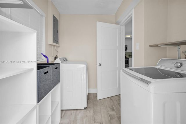 4851 NE 13th Ave, Oakland Park, FL 33334