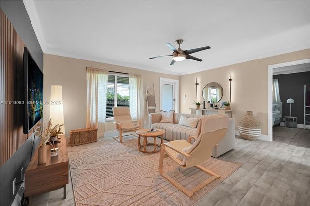 4851 NE 13th Ave, Oakland Park, FL 33334