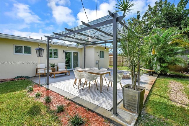 4851 NE 13th Ave, Oakland Park, FL 33334