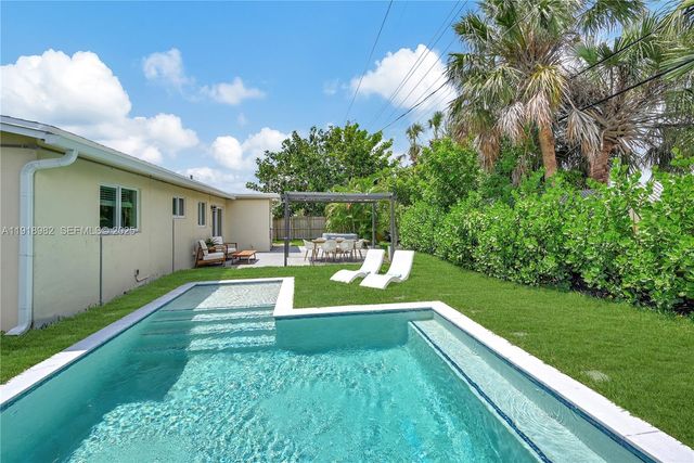 4851 NE 13th Ave, Oakland Park, FL 33334