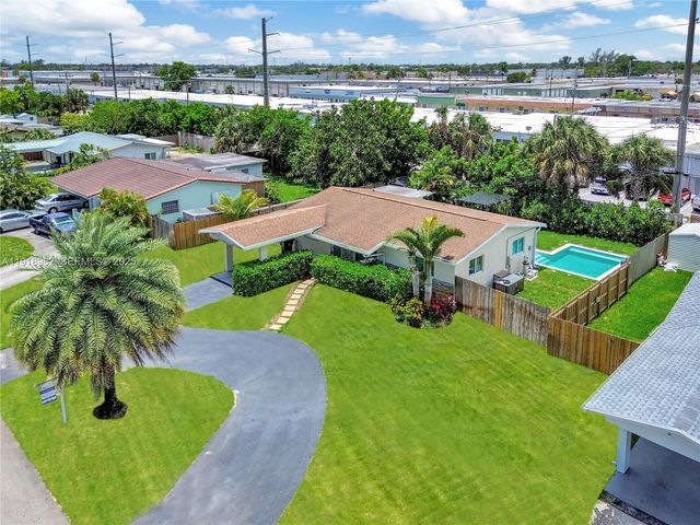 4851 NE 13th Ave, Oakland Park, FL 33334